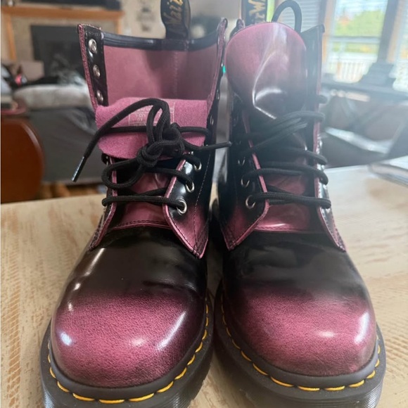 🥾 🔥 RARE Dr. Martens 1460 Black and Purple Boots 🥾 🔥 - Picture 2 of 5